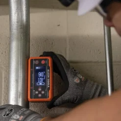 Digital & Dial Protractors: Style: Digital; Minimum Angle Measurement: 90; Maximum Angle Measurement: 180; Measuring Range (Degrees): 360.00